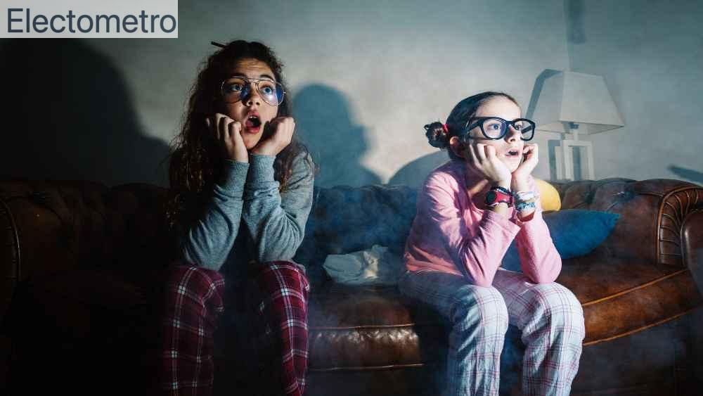 Niños mirando la televisión