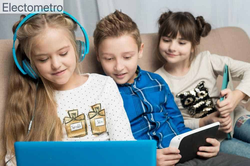 Niños con iPad