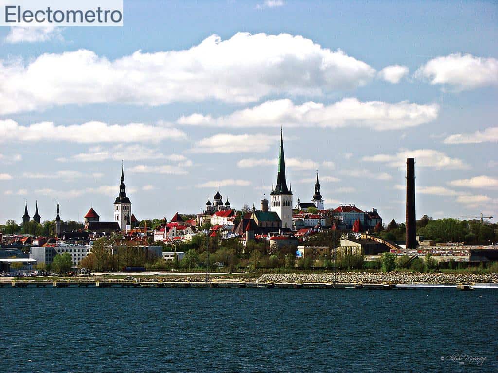 Ciudad a lo lejos de Tallinn